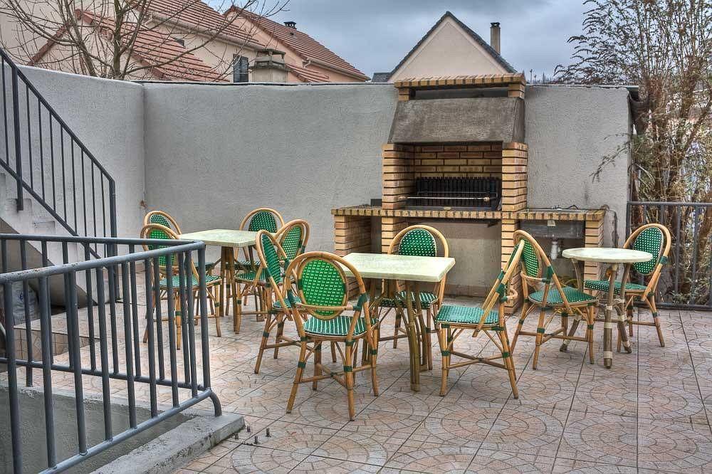 Le Cheval Noir Hotel Paris パンタン エクステリア 写真