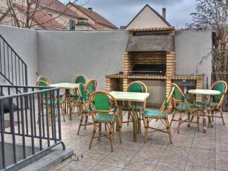 Le Cheval Noir Hotel Paris パンタン エクステリア 写真